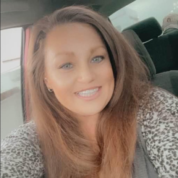 Meet your Posher, Ashley - Picture 2 of 2